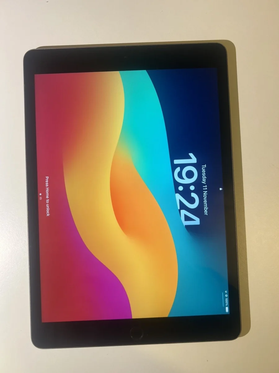 Apple iPad 8th Gen (10.2″)