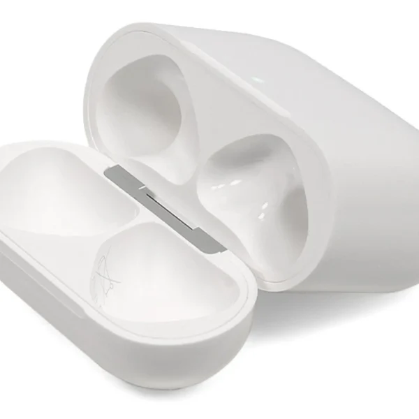 Apple AirPods (4th Generation) in White